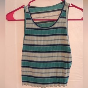 Cropped tee